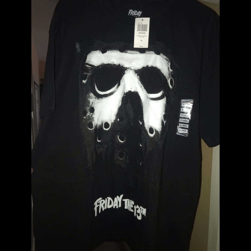 HOT TOPIC Friday the 13th t shirt. Good hefty cotton. Perfect for Jason fans.